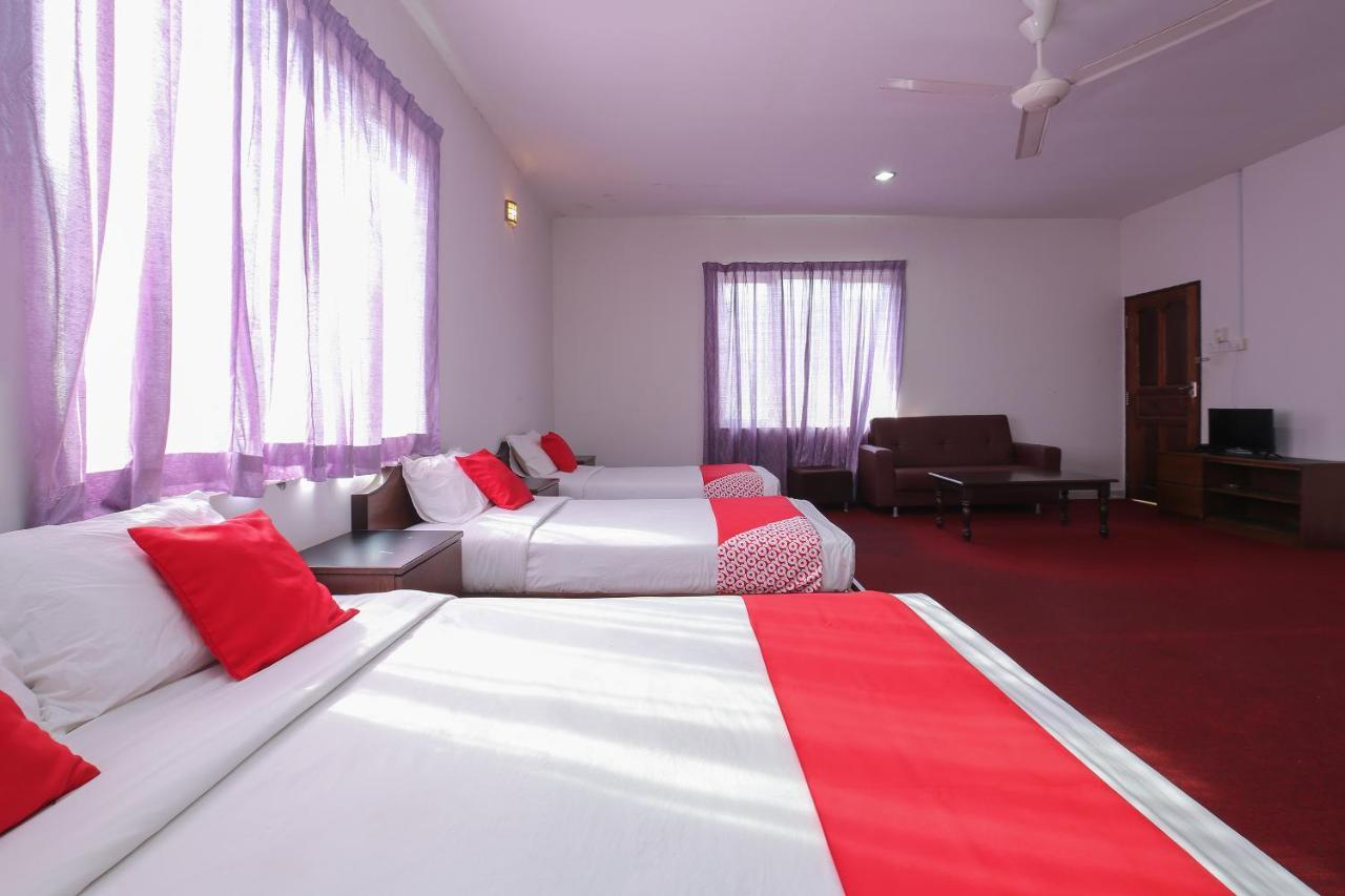 Oyo 8966 Dee Wana Resort 1 Pasir Puteh Εξωτερικό φωτογραφία