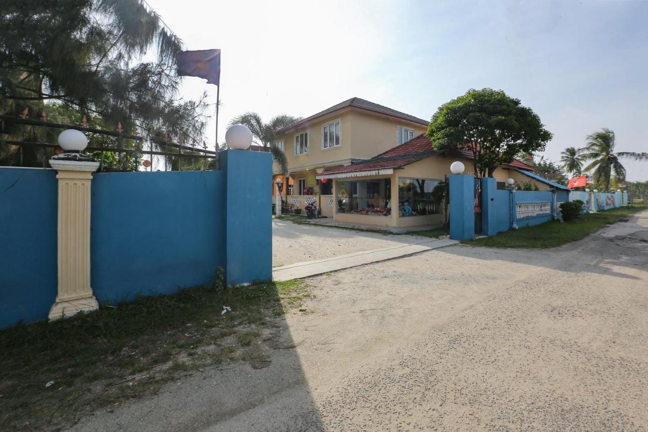 Oyo 8966 Dee Wana Resort 1 Pasir Puteh Εξωτερικό φωτογραφία