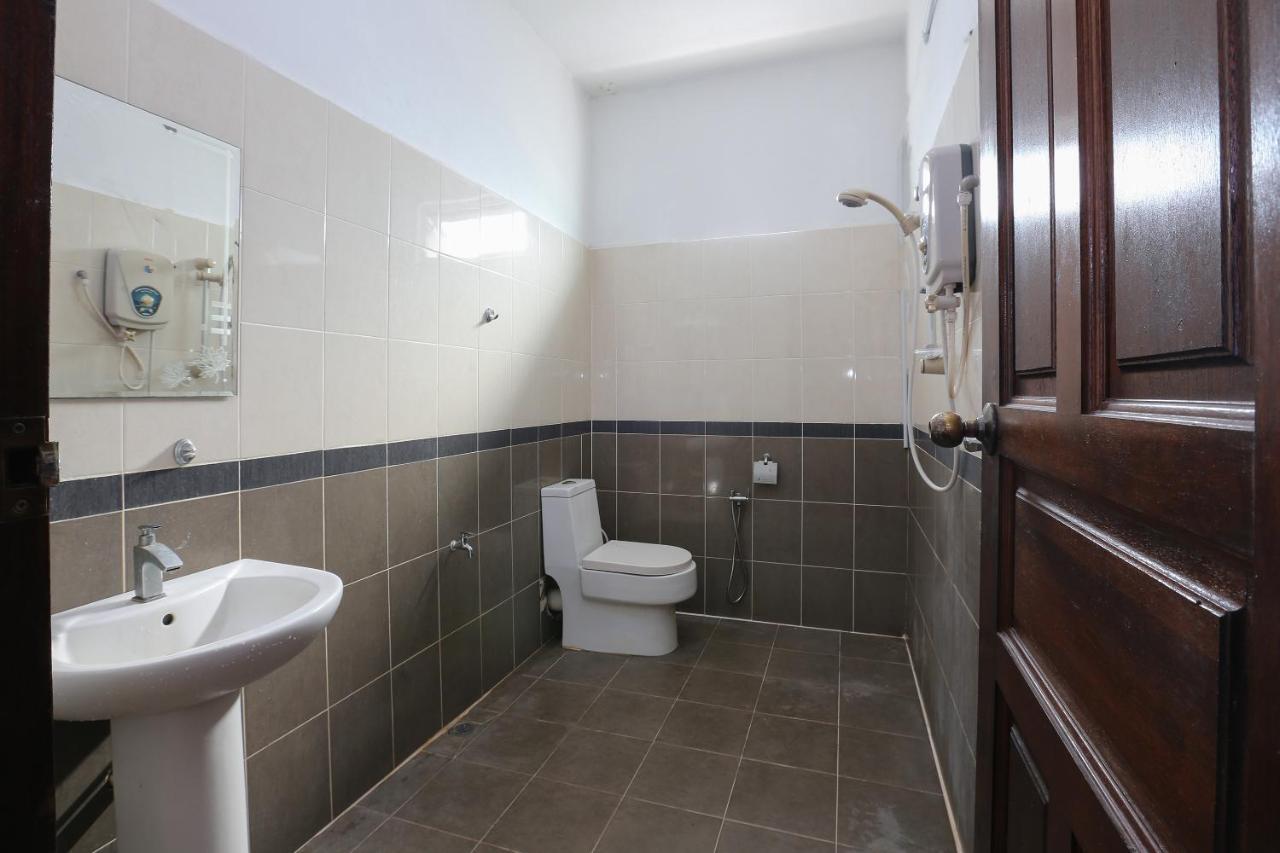 Oyo 8966 Dee Wana Resort 1 Pasir Puteh Εξωτερικό φωτογραφία