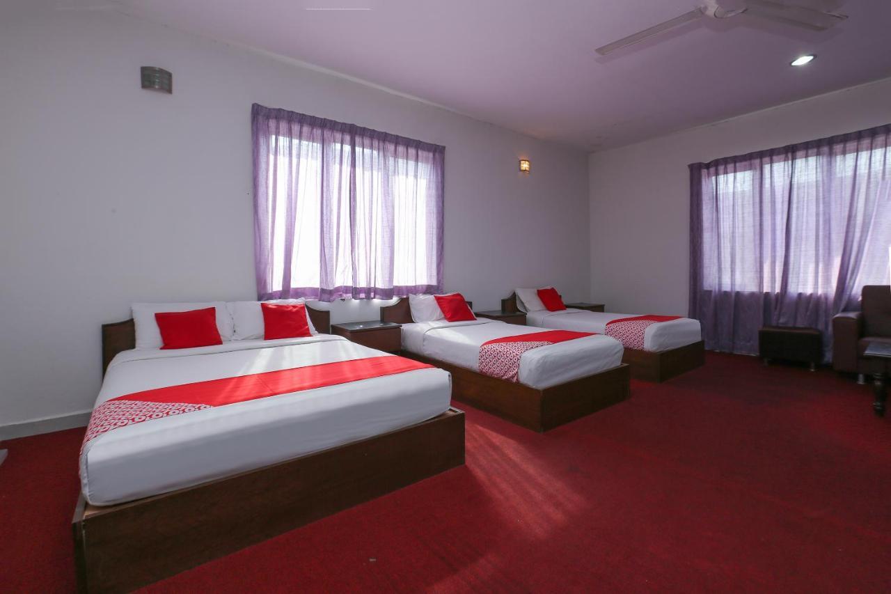 Oyo 8966 Dee Wana Resort 1 Pasir Puteh Εξωτερικό φωτογραφία