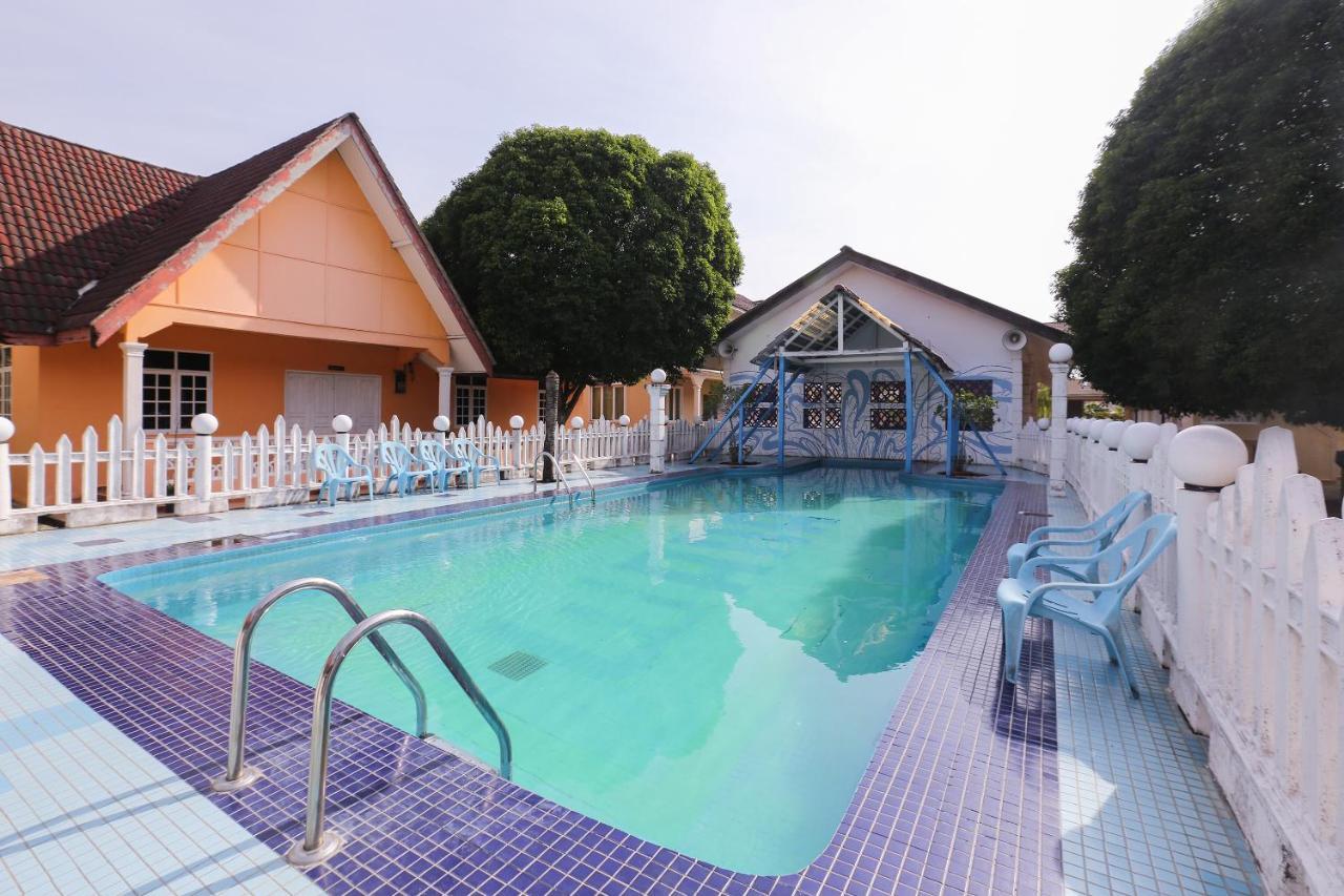 Oyo 8966 Dee Wana Resort 1 Pasir Puteh Εξωτερικό φωτογραφία